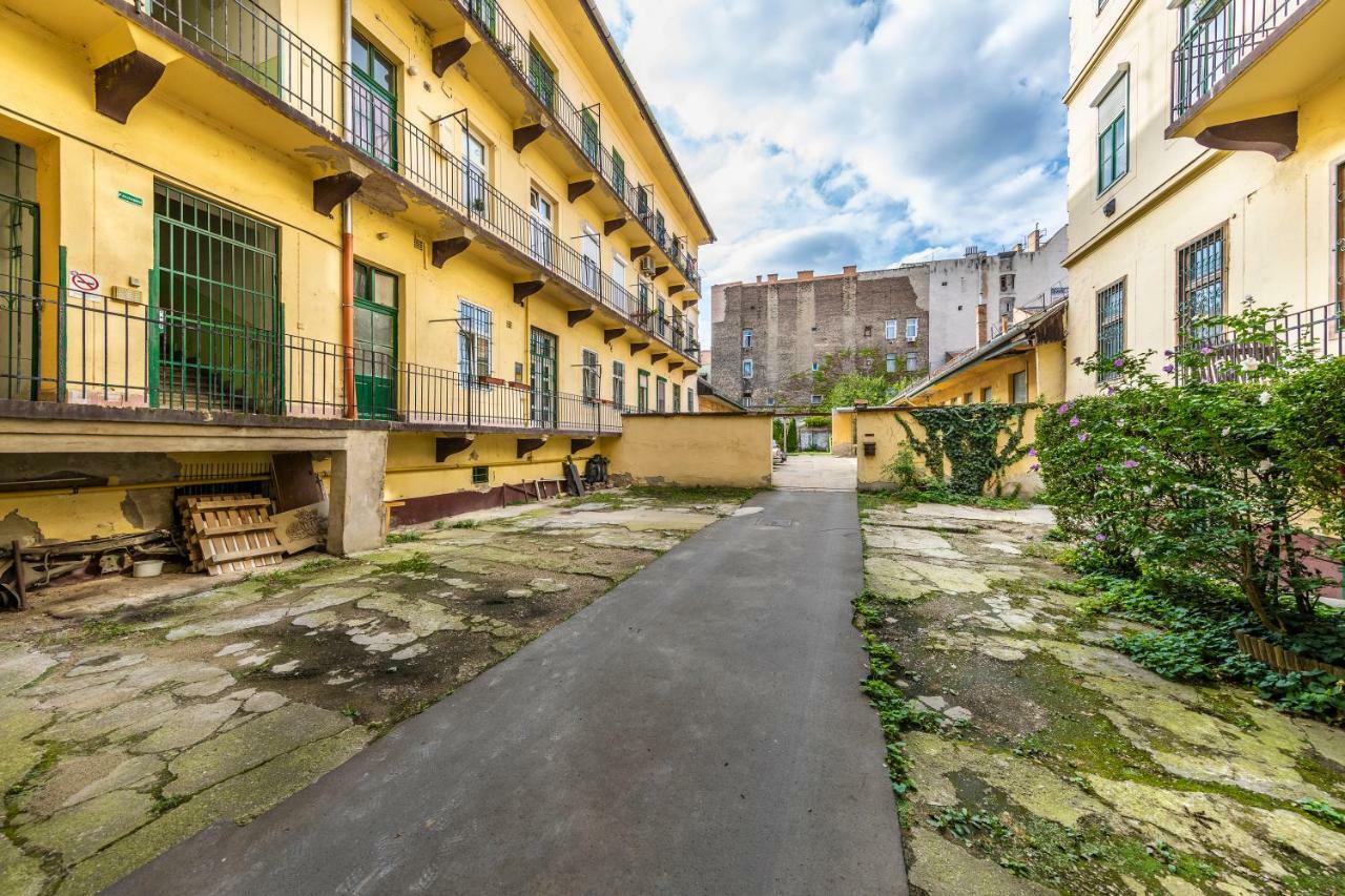 French Touch Apartment With Free Parking Budapest Exterior foto